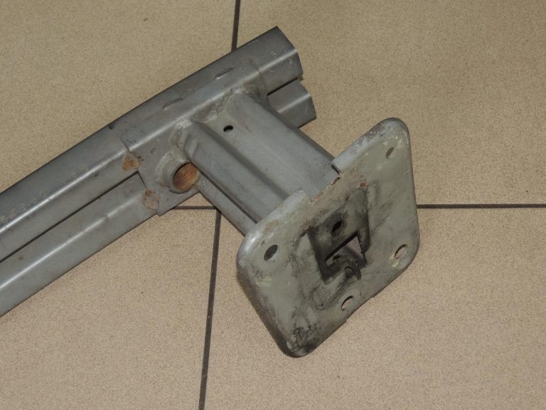 Opel Vivaro B Renault Trafic III priekšējais bufera kronšteins 95516997 OEM