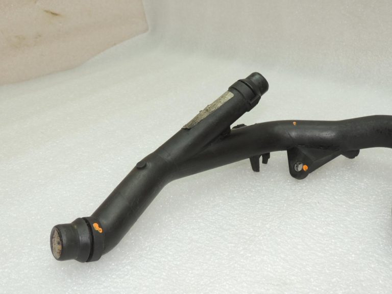 BMW E60 E61 530d M57N2 termostata dzesēšanas šķidruma caurules atgriezes caurule 11537806706 OEM
