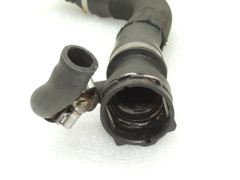 BMW E60 E61 530d M57N2 dzesēšanas šķidruma caurule izlīdzināšanas tvertnei 17127795262
