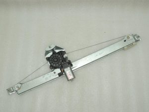OEM Opel Vivaro B Renault Trafic III logu pacēlāja motors (labais) 93867657