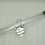 OEM Opel Vivaro B Renault Trafic III logu pacēlāja motors (labais) 93867657