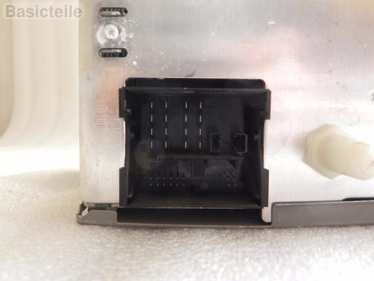 Ford Focus MK2 II radio Iebūvēts radio CD atskaņotājs 6000 CD 8M5T-18C815-AC 1818662