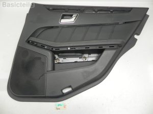 Mercedes W212 Durvju paneļi aizmugurējais labās puses durvju panelis ādas melns 2127301070