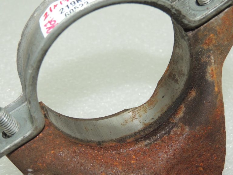 Oriģināls „Volvo“ stiprinājums, gultņu vāks, piedziņas vārpsta 31256827 30735440