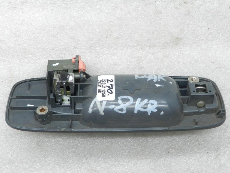Nissan X-Trail oriģinālā aizmugurējā kreisā durvju rokturi 826078H300
