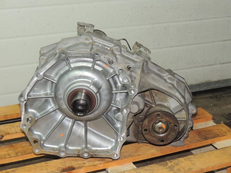 Nissan Navara II D40 3.0DCi V6 V9X Pārnesumkārba 331005X40A 331005X40D