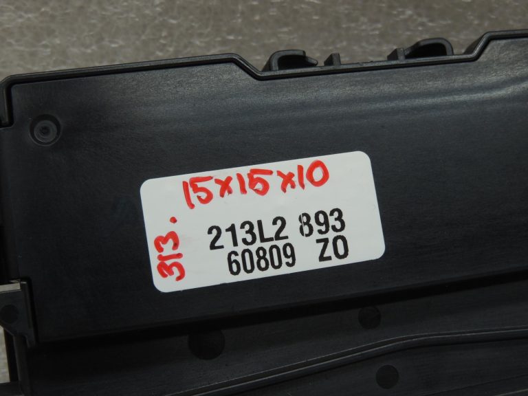 „Toyota Corolla E210“ tālruņa vadības bloka raidītājs-uztvērējs 8674012040 86740-12041