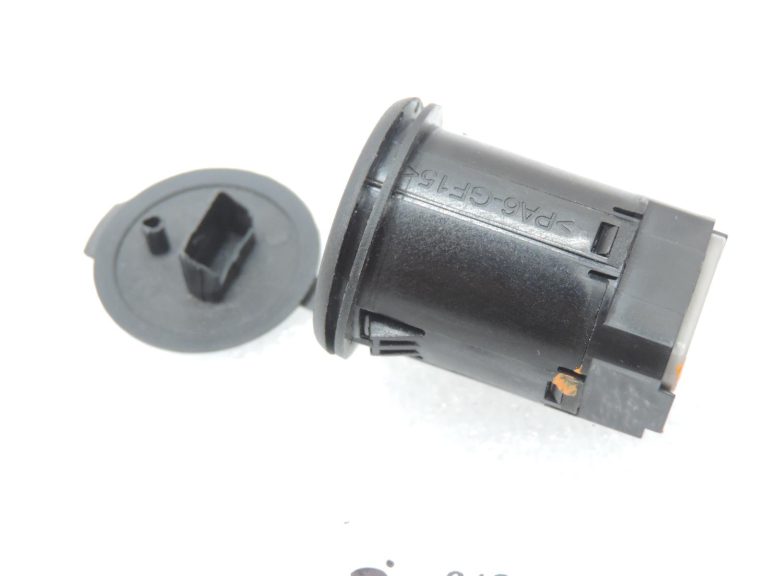 Nissan Navara II D40 USB AUX ligzda 280235X00A