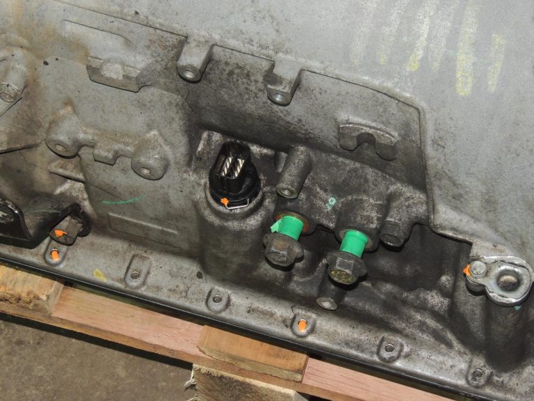 Nissan Navara II D40 3.0DCi V6 V9X Automātiskā transmisija 31020X689C 31020-X689C 31020-X689C