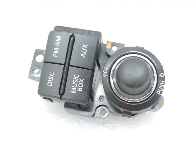 Nissan Navara II D40 radio navigācijas vadības slēdzis, kreisais 283955X00B