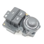 Nissan Navara II D40 radio navigācijas vadības slēdzis labajā pusē