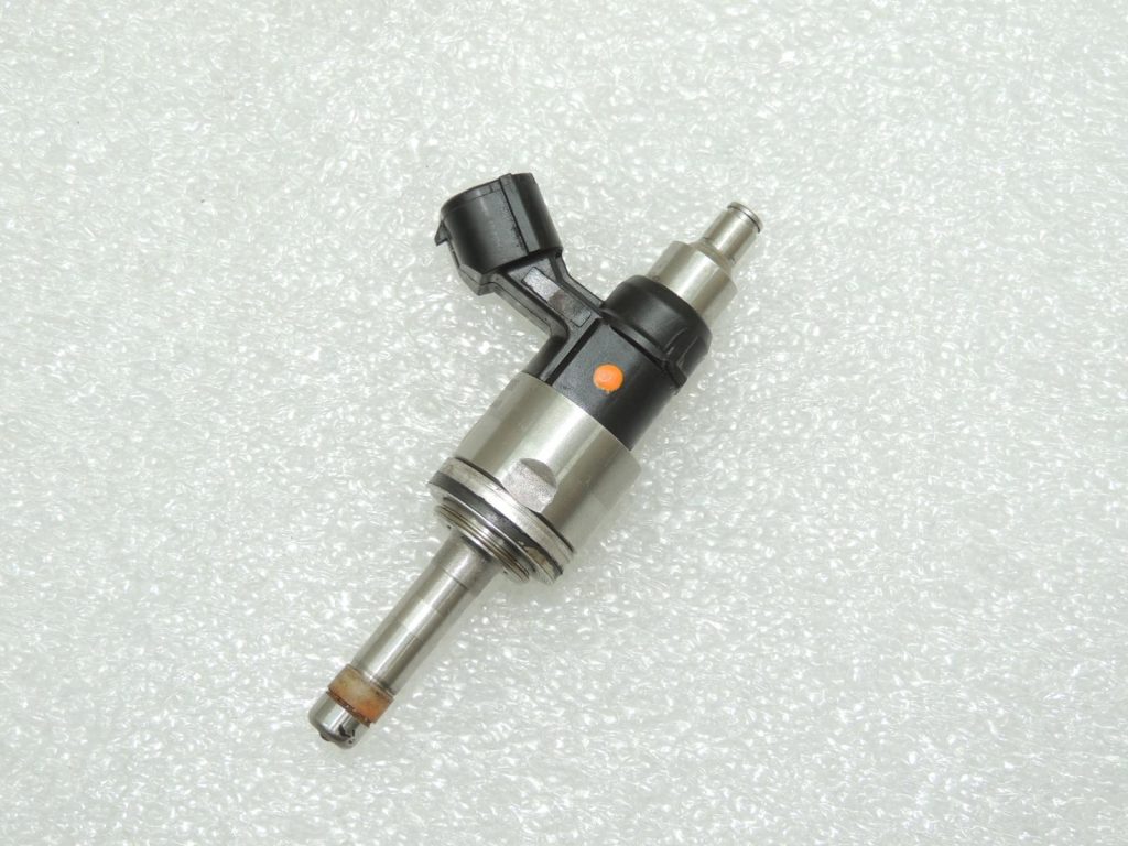 Toyota Corolla E210 1.2T degvielas iesmidzinātājs 2320947100 2325047100 OE
