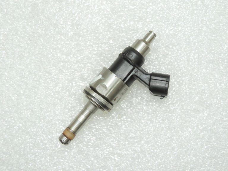 Toyota Corolla E210 1.2T degvielas iesmidzinātājs 2320947100 2325047100 OE
