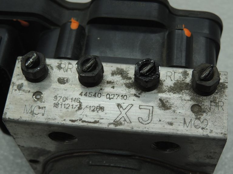 Oriģināls „Toyota Corolla E210“ ABS bloka vadības bloks OE 44050-02C70 1.2 Turbo