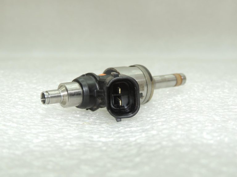 Toyota Corolla E210 1.2T degvielas iesmidzinātājs 2320947100 2325047100 OE