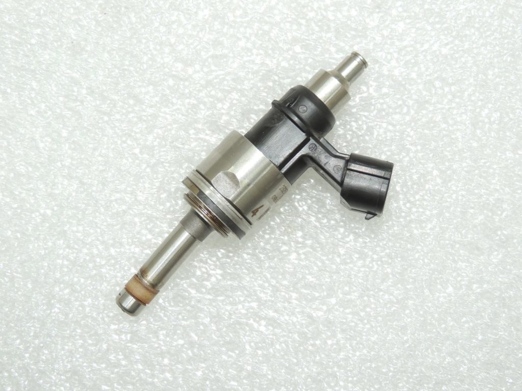 Toyota Corolla E210 1.2T degvielas iesmidzinātājs 2320947100 2325047100 OE