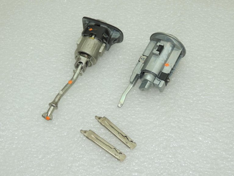 „Toyota Corolla E210“ atslēgu komplekts 8970402D40 6905702C30 6905202510 OE