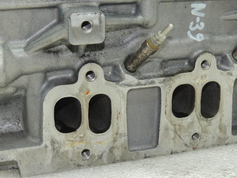 Oriģināls „Nissan Navara D40M“ cilindru galva (kreisā puse), OE 1109100QAA, 3,0 dCi V6
