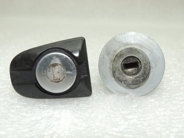 „Toyota Corolla E210“ atslēgu komplekts 8970402D40 6905702C30 6905202510 OE