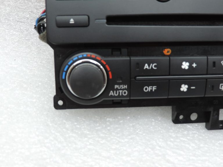 Nissan Navara II D40 klimata kontroles panelis, navigācijas sistēma, radio, instrumentu panelis 283955X00D