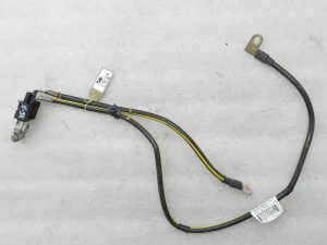 „Nissan Qashqai“ oriģinālā akumulatora kabeļa skava