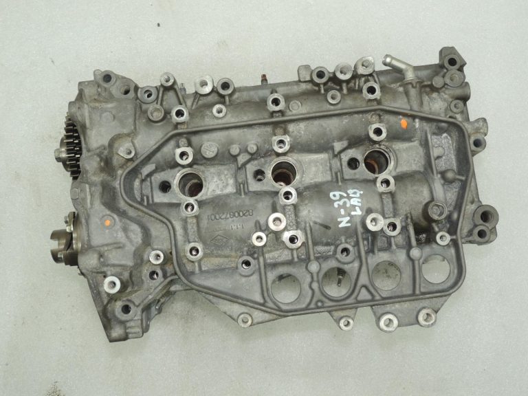 Oriģināls „Nissan Navara D40M“ cilindru galva (labā puse) OE 1104100Q1E 3.0 dCi V6