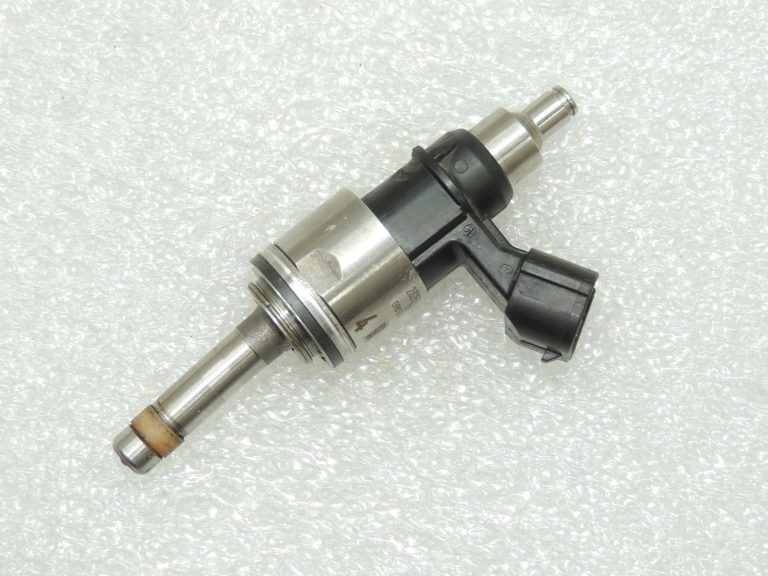 Toyota Corolla E210 1.2T degvielas iesmidzinātājs 2320947100 2325047100 OE