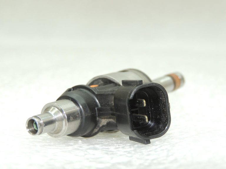 Toyota Corolla E210 1.2T degvielas iesmidzinātājs 2320947100 2325047100 OE