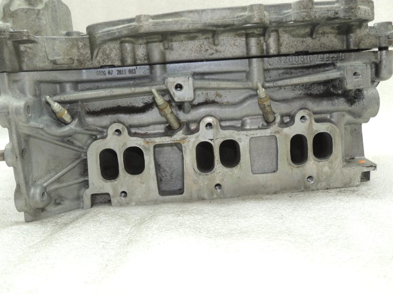 Oriģināls „Nissan Navara D40M“ cilindru galva (labā puse) OE 1104100Q1E 3.0 dCi V6