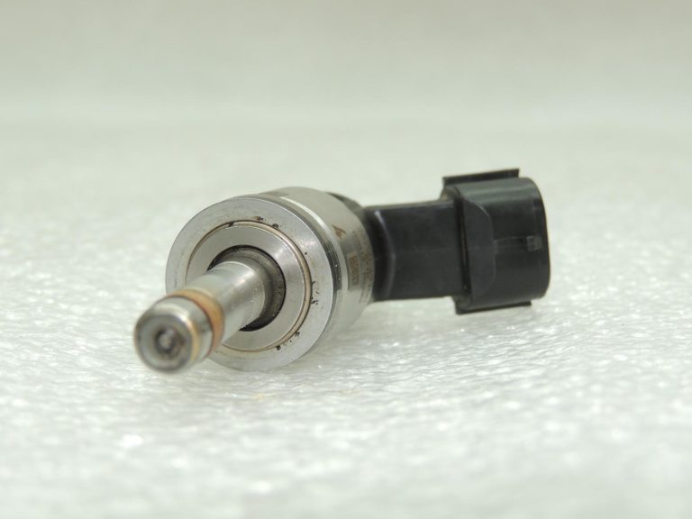 Toyota Corolla E210 1.2T degvielas iesmidzinātājs 2320947100 2325047100 OE