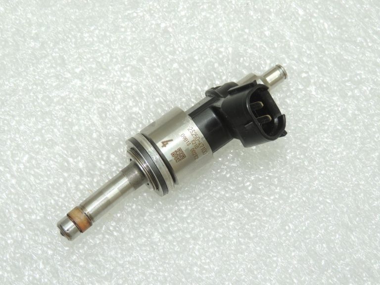 Toyota Corolla E210 1.2T degvielas iesmidzinātājs 2320947100 2325047100 OE