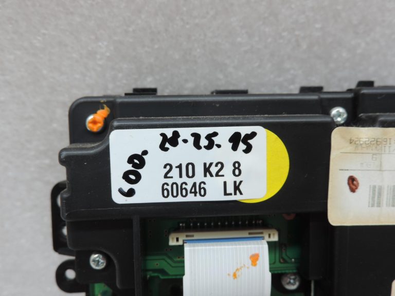 Nissan Navara II D40 klimata kontroles panelis, navigācijas sistēma, radio, instrumentu panelis 283955X00D