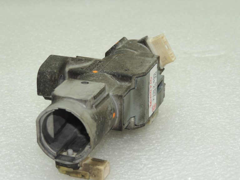 „Toyota Corolla E210“ aizdedzes slēdža komplekts, stūres bloķētāja korpuss 84450-33040 1.2T CVT