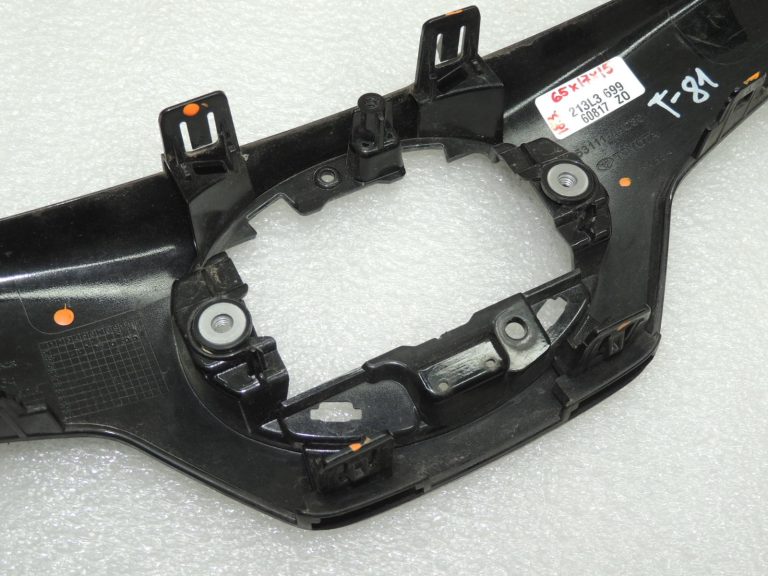 Toyota Corolla E210 radiatora restes priekšējā restes 53111-02C80 53111-02C81 OE