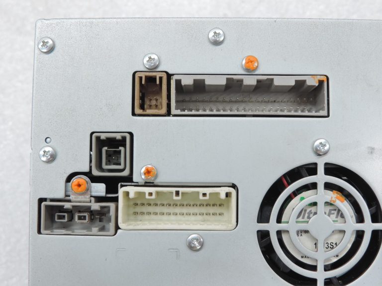 Nissan Navara II D40 Gracenote radio navigācijas vadības bloks ar cietā diska atmiņu 259155X61A
