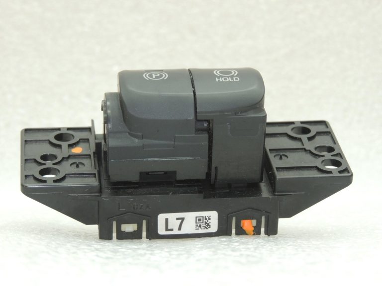 Toyota Corolla E210 slēdzis elektriskajai stāvbremzei 84390-02060 OE