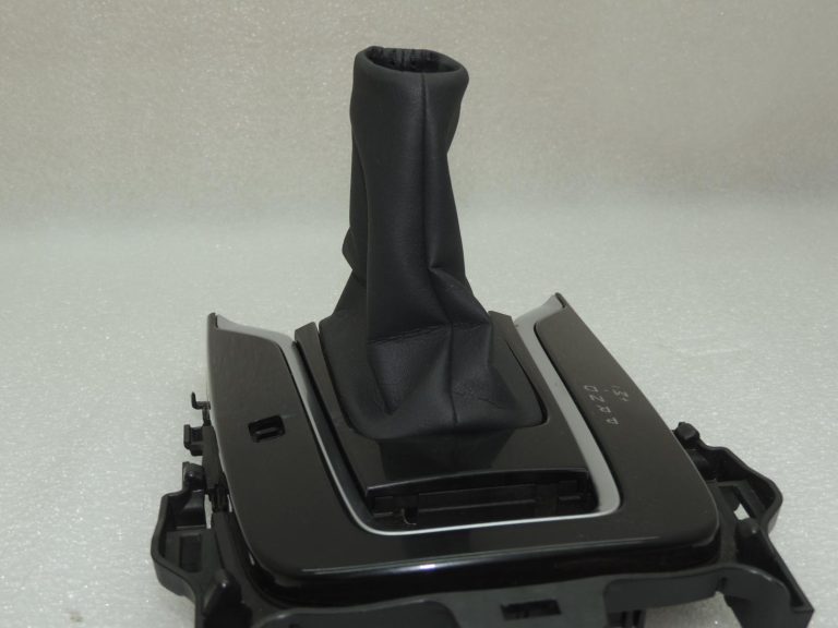 Toyota Corolla E210 pārnesumu rādītāja vāciņš CVT 35970-02060-C0 3597002060C0