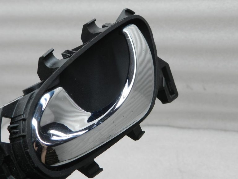 Nissan Qashqai oriģinālā aizmugurējā kreisā durvju roktura 806714ea0a