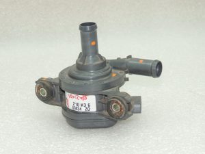 Elektriskais ūdens sūknis „Toyota Corolla“, „C-HR“, „Hilux“, „Lexus NX“ 161B0-47010