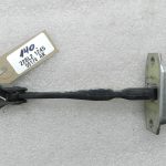 Nissan Qashqai oriģinālais aizmugurējās durvis eņģe 824304EA0A