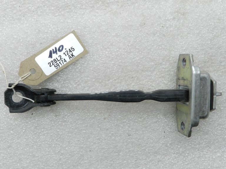 Nissan Qashqai oriģinālais aizmugurējās durvis eņģe 824304EA0A