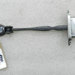 Nissan Qashqai oriģinālais aizmugurējās durvis eņģe 824304EA0A