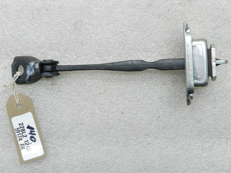Nissan Qashqai oriģinālais aizmugurējās durvis eņģe 824304EA0A