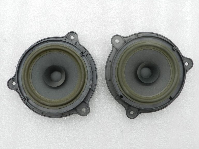 „Nissan Qashqai“ oriģinālie aizmugurējie skaļruņi (komplekts)