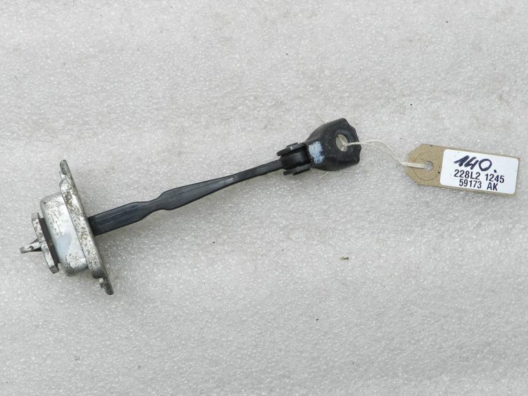 Nissan Qashqai oriģinālais priekšējās durvis fiksators 804304EA0A