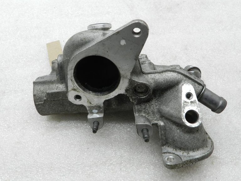 „Nissan Qashqai“ oriģinālais EGR vārsta attāluma turētājs