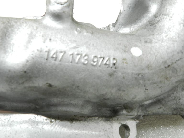 „Nissan Qashqai“ oriģinālais EGR vārsta attāluma turētājs