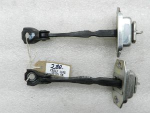 „Nissan Qashqai“ oriģinālais priekšējo durvju eņģu komplekts 804304EA0A