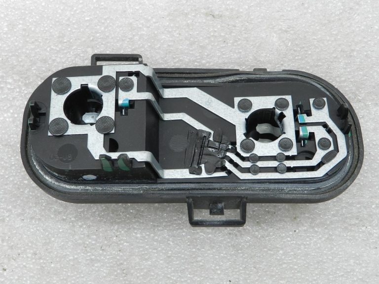 Nissan Qashqai oriģinālais aizmugurējā luktura spuldzes turētājs, spuldzes ligzda, labā puse 26551JD00A