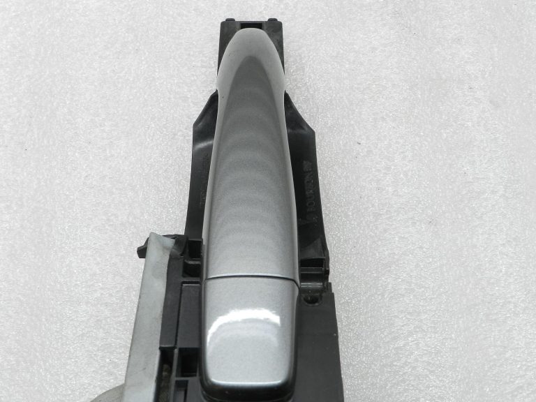 Nissan Qashqai II oriģinālā ārējā durvju rokturi aizmugurē labajā pusē